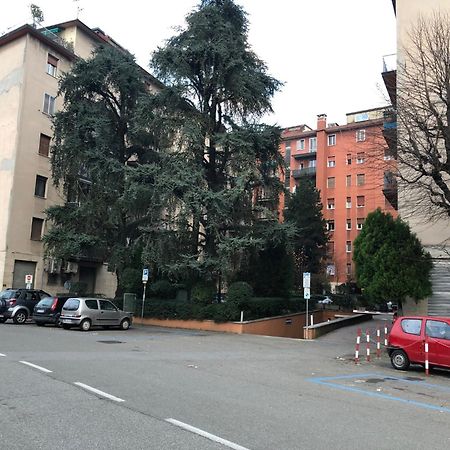 Tra Le Torri B&B - Ampia Stanza Privata In Appartamento Con Bagno Privato Accessibile Da Corridoio Bologna Exterior foto