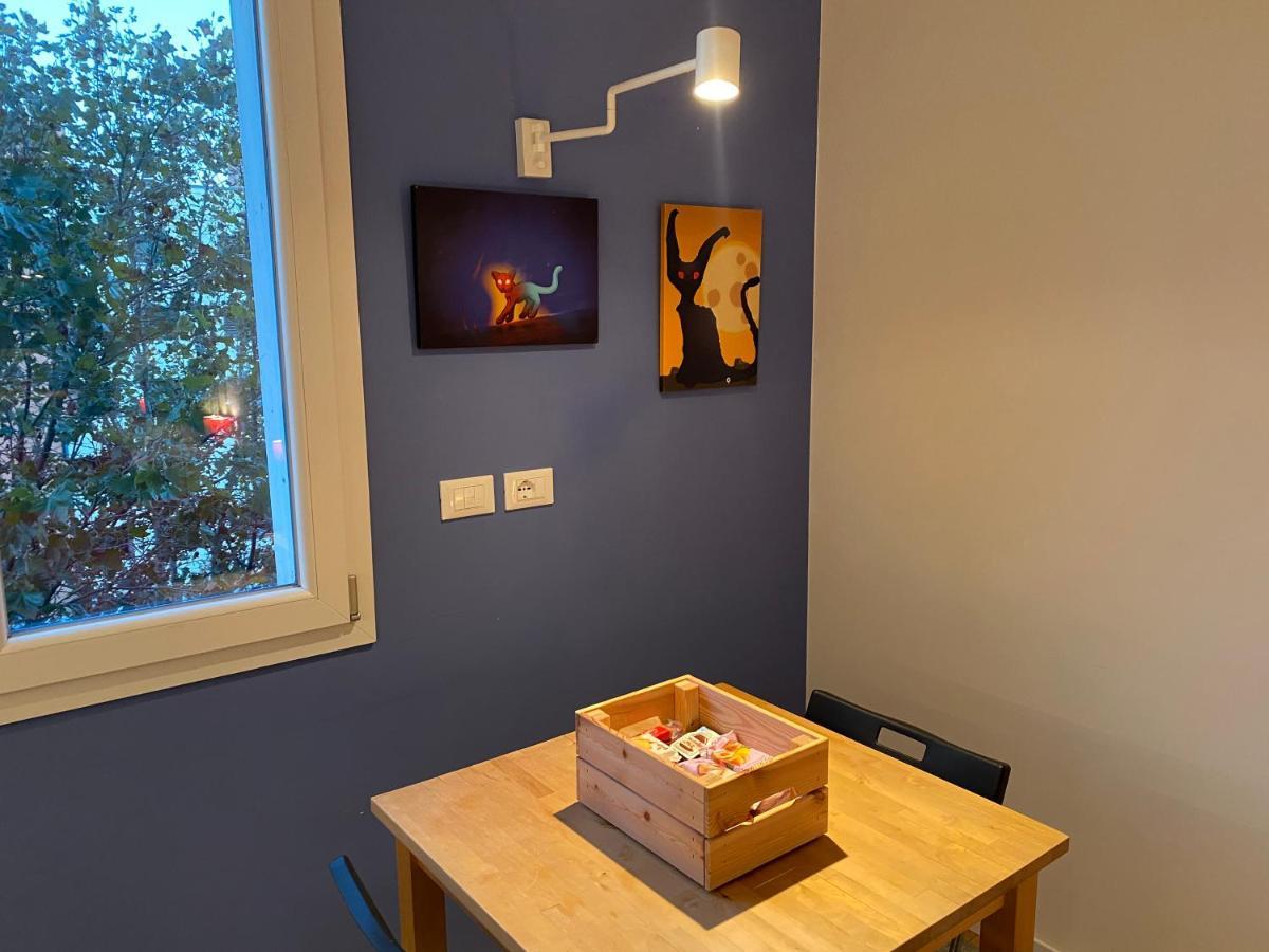 Tra Le Torri B&B - Ampia Stanza Privata In Appartamento Con Bagno Privato Accessibile Da Corridoio Bologna Exterior foto