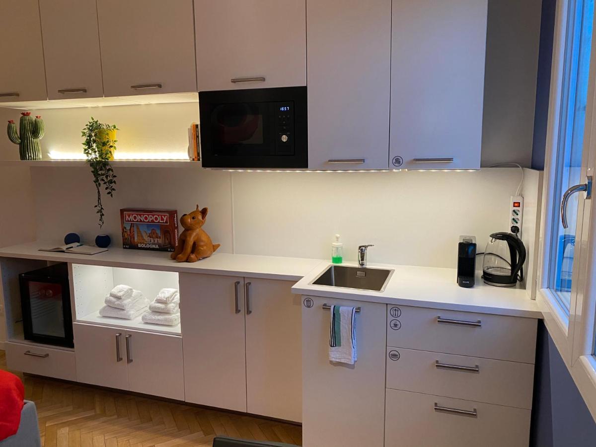 Tra Le Torri B&B - Ampia Stanza Privata In Appartamento Con Bagno Privato Accessibile Da Corridoio Bologna Exterior foto