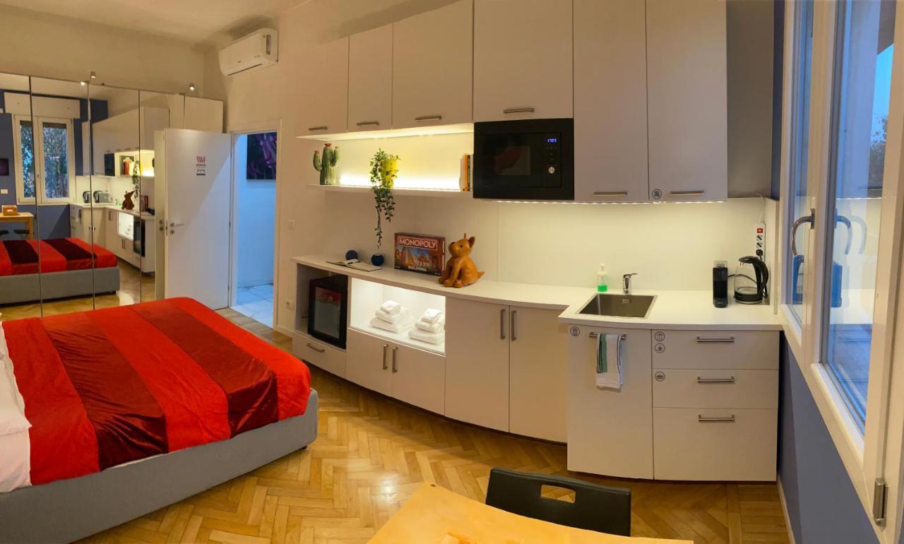 Tra Le Torri B&B - Ampia Stanza Privata In Appartamento Con Bagno Privato Accessibile Da Corridoio Bologna Exterior foto