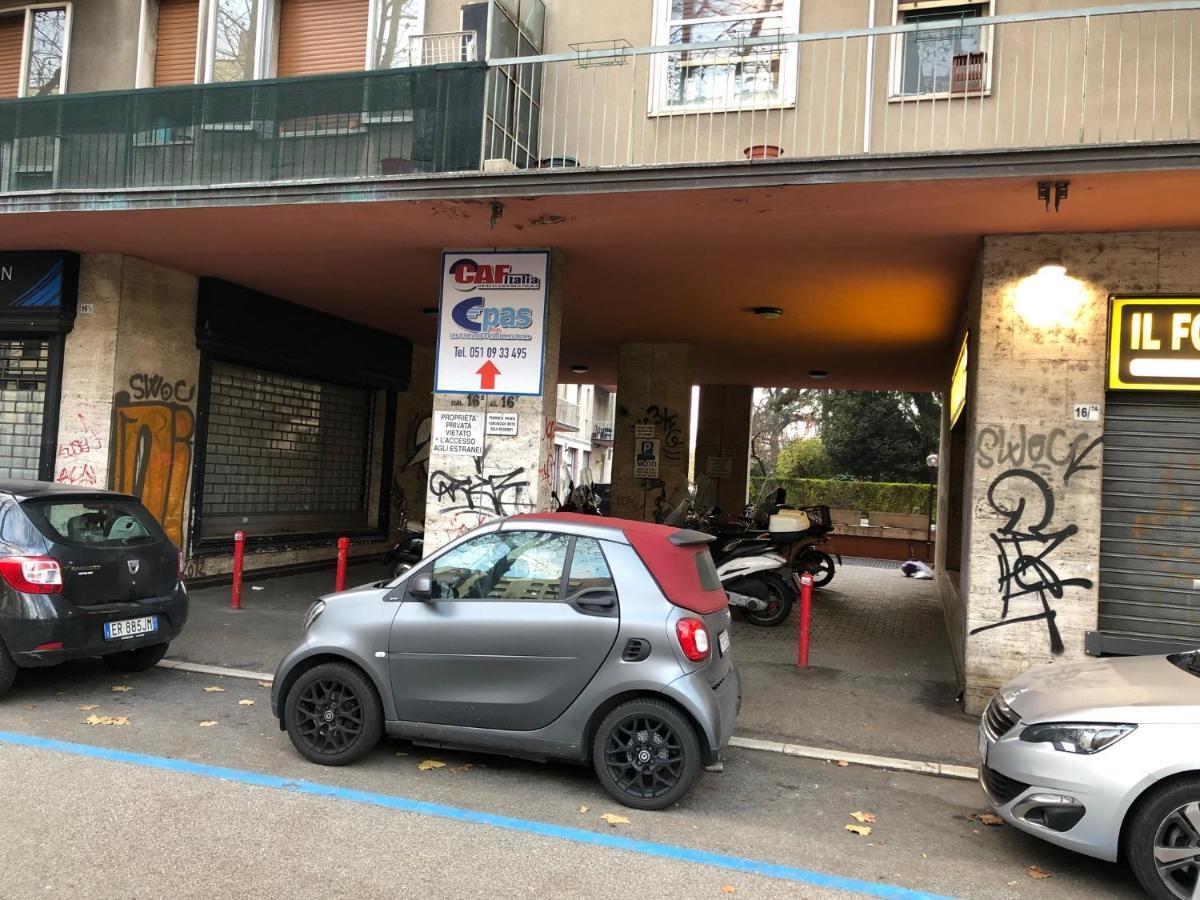 Tra Le Torri B&B - Ampia Stanza Privata In Appartamento Con Bagno Privato Accessibile Da Corridoio Bologna Exterior foto